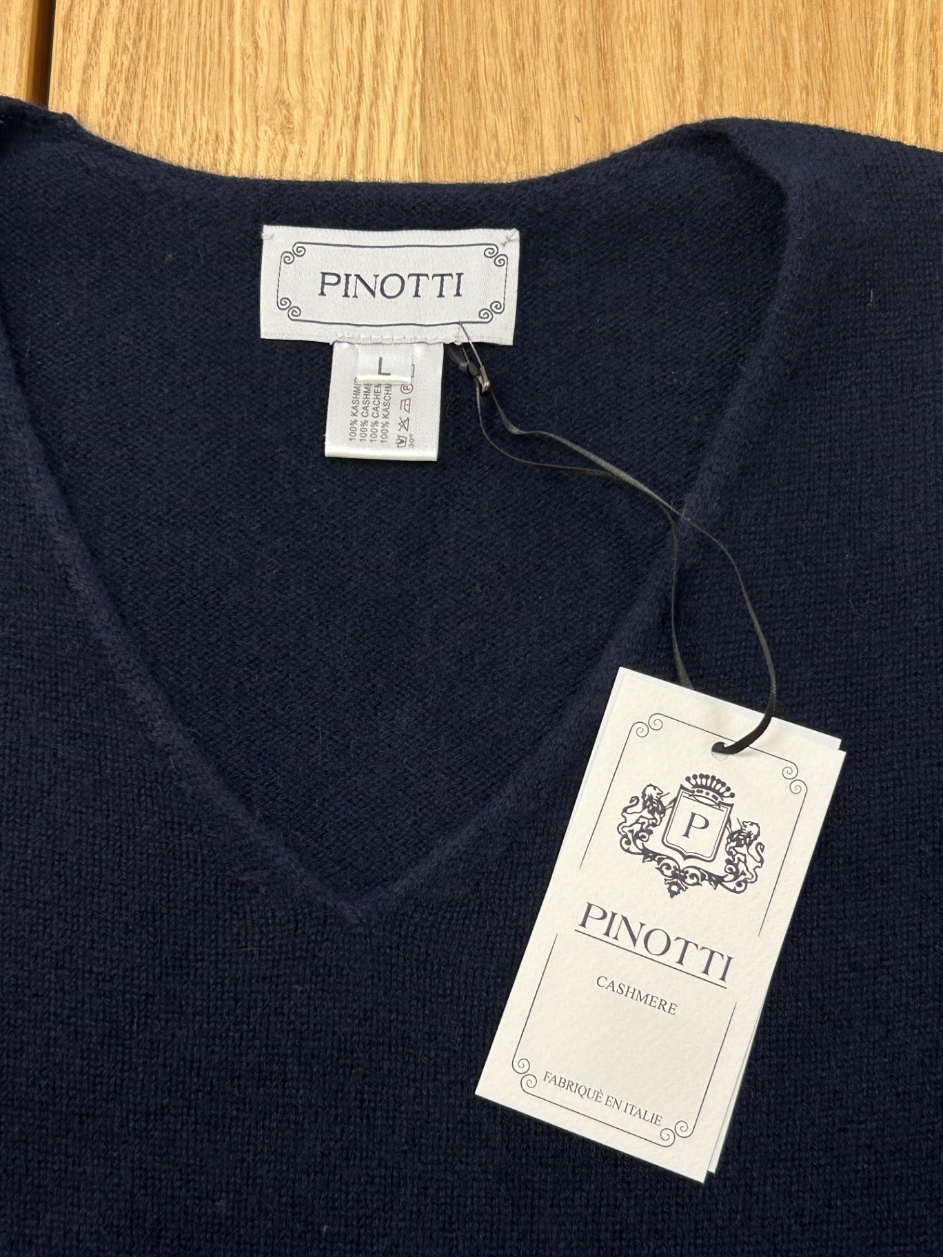 Pinotti V-neck sweater, navy, 100% cashmere, new, size 42