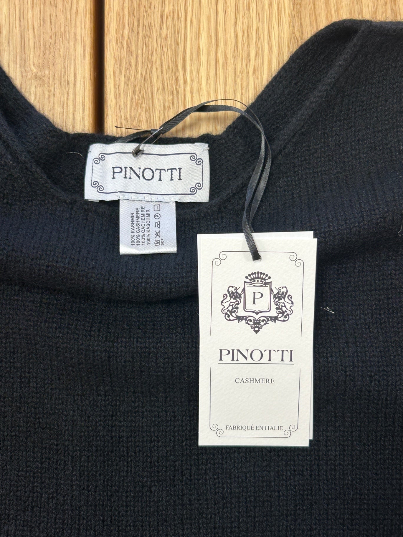Pinotti Poncho Schwarz 100% Cashmere Neu Uni