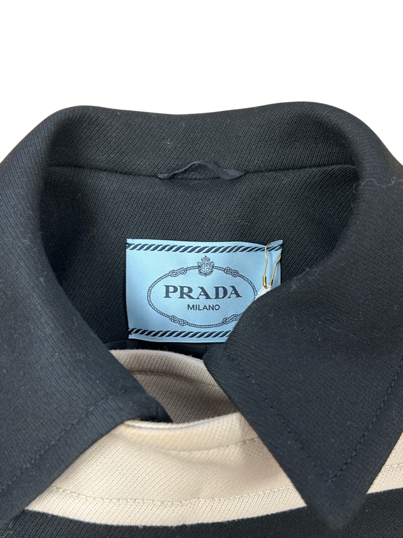 Prada Mantel 40 Schwarz und Creme Neu ohne Etikett