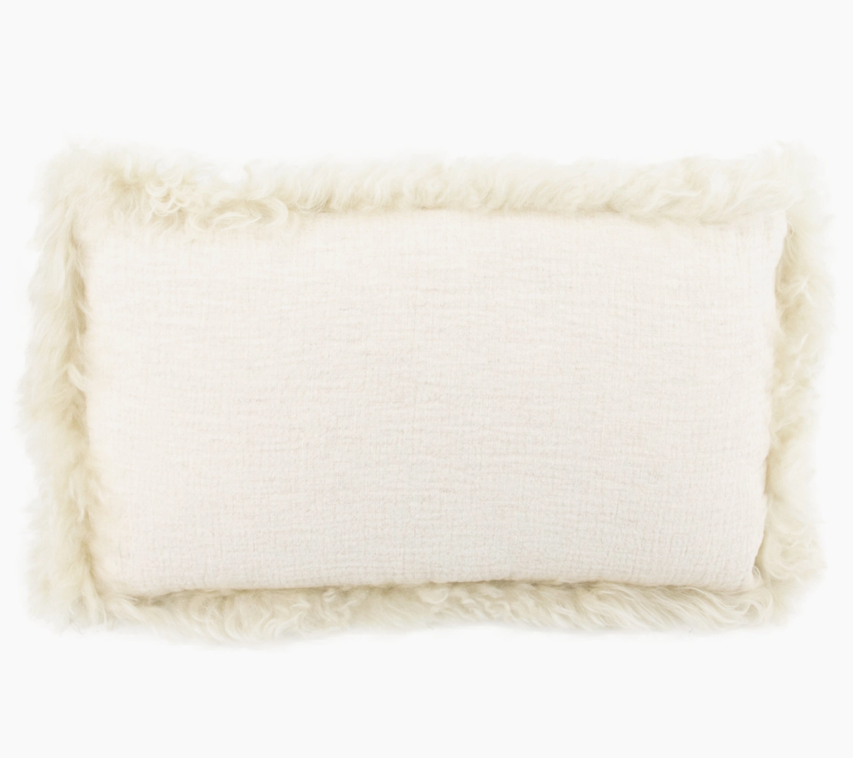 Beigefarbenes Leinenkissen mit Lammfellbesatz 30x50cm von Native Natural