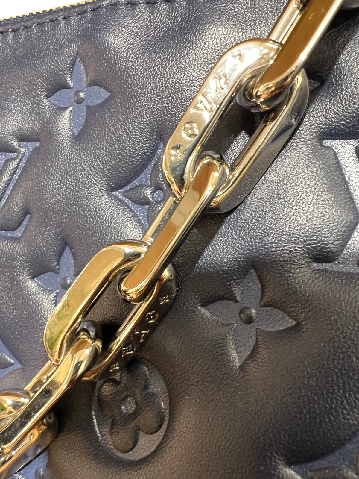 Louis Vuitton Tasche Coussin PM Blau NEU