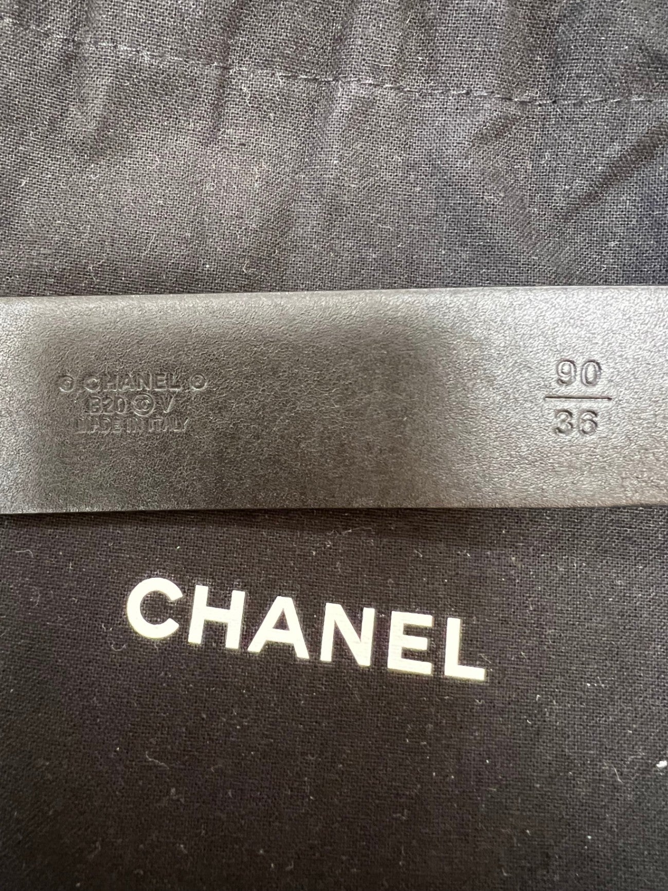 CHANEL Schwarz und Silber 90/3cm Leder und Metall