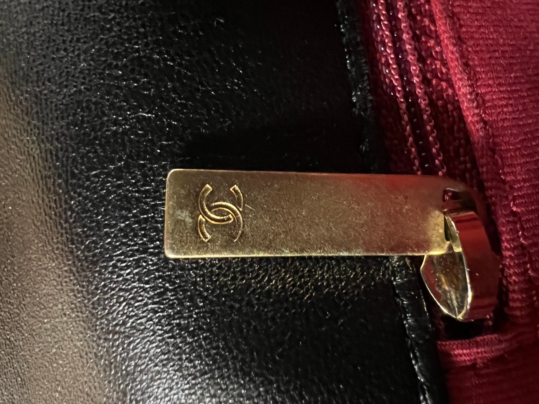 Chanel 19 Schwarz Lammleder Medium