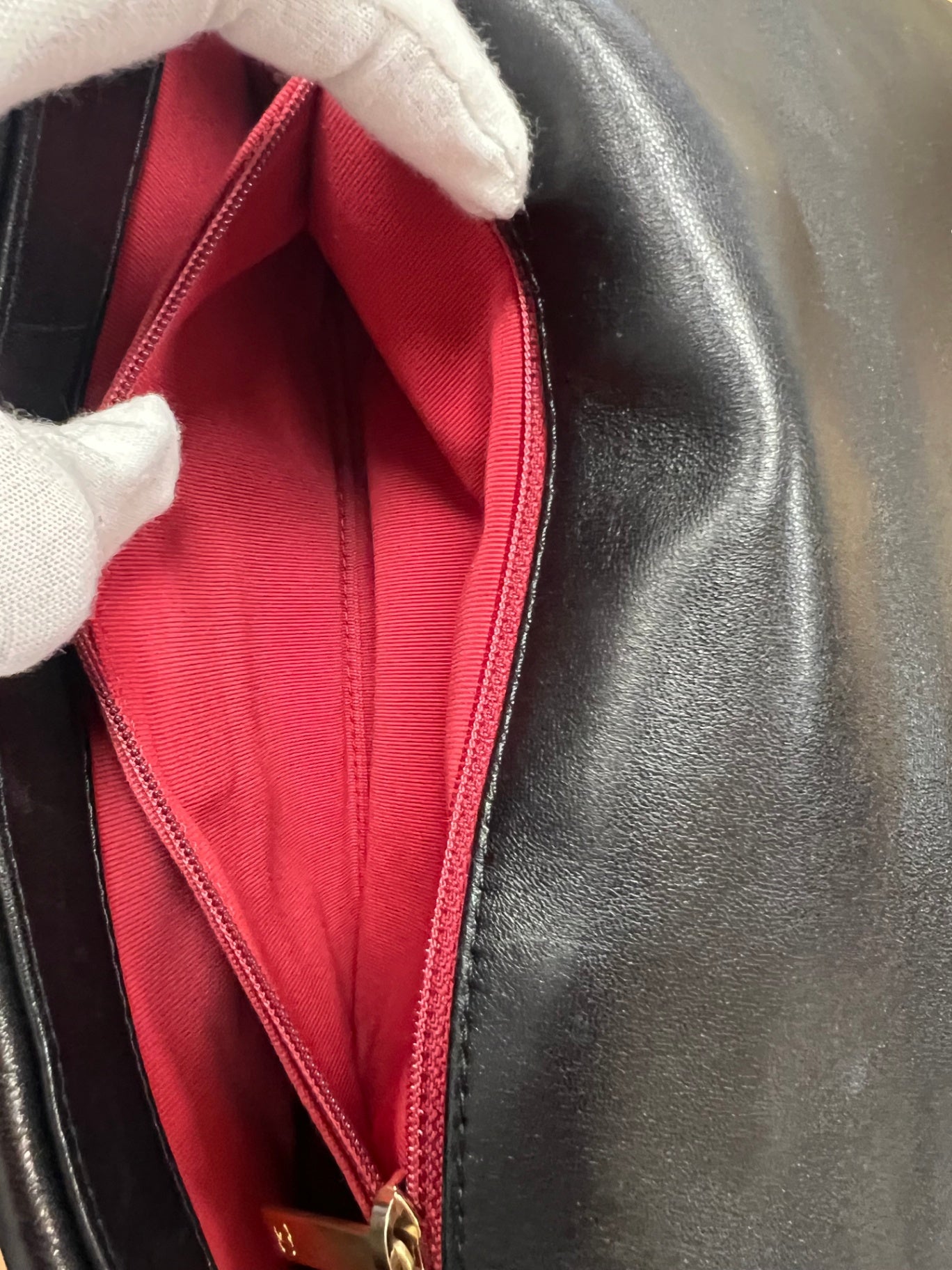 Chanel 19 Schwarz Lammleder Medium