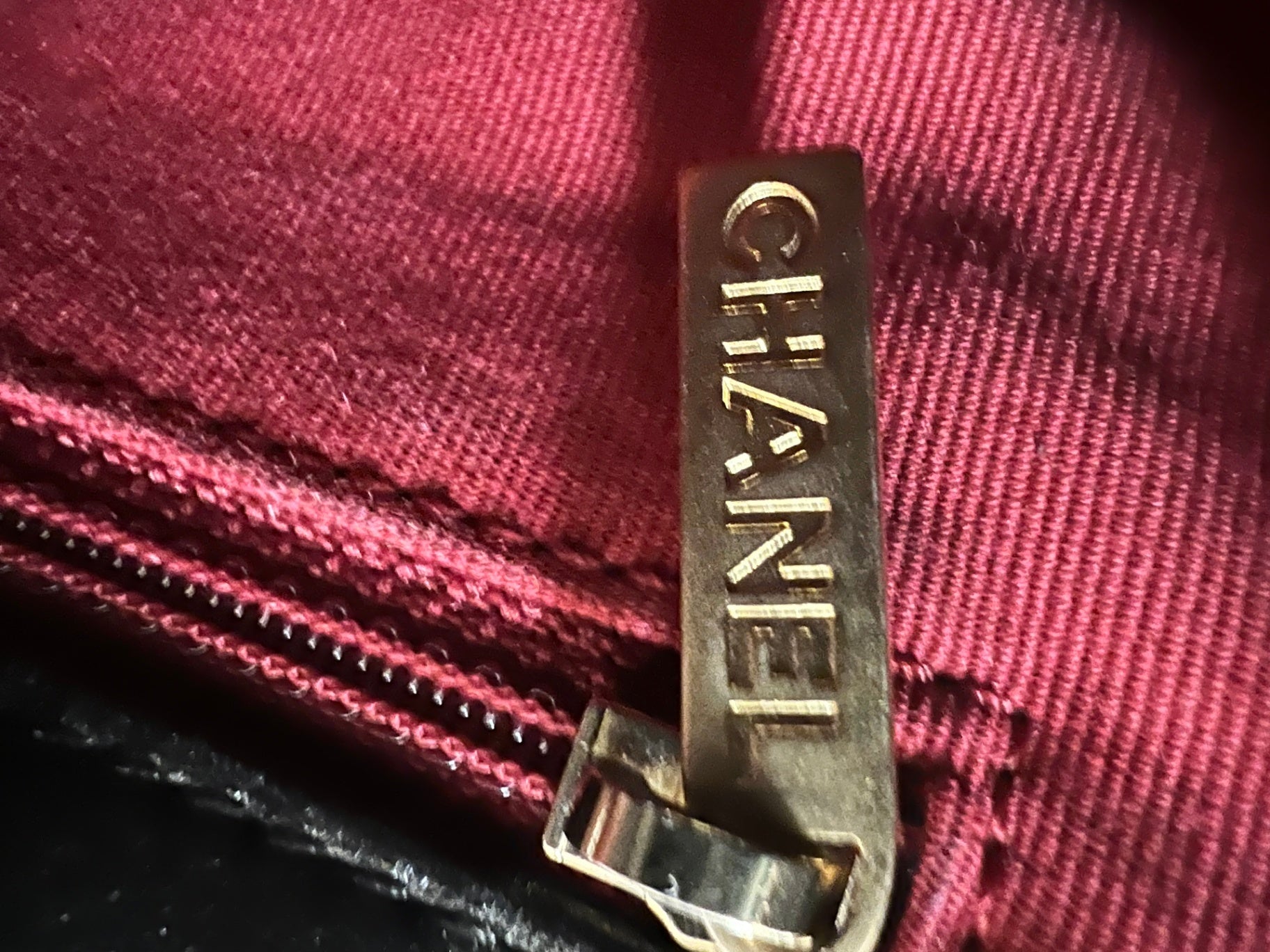 Chanel 19 Schwarz Lammleder Medium