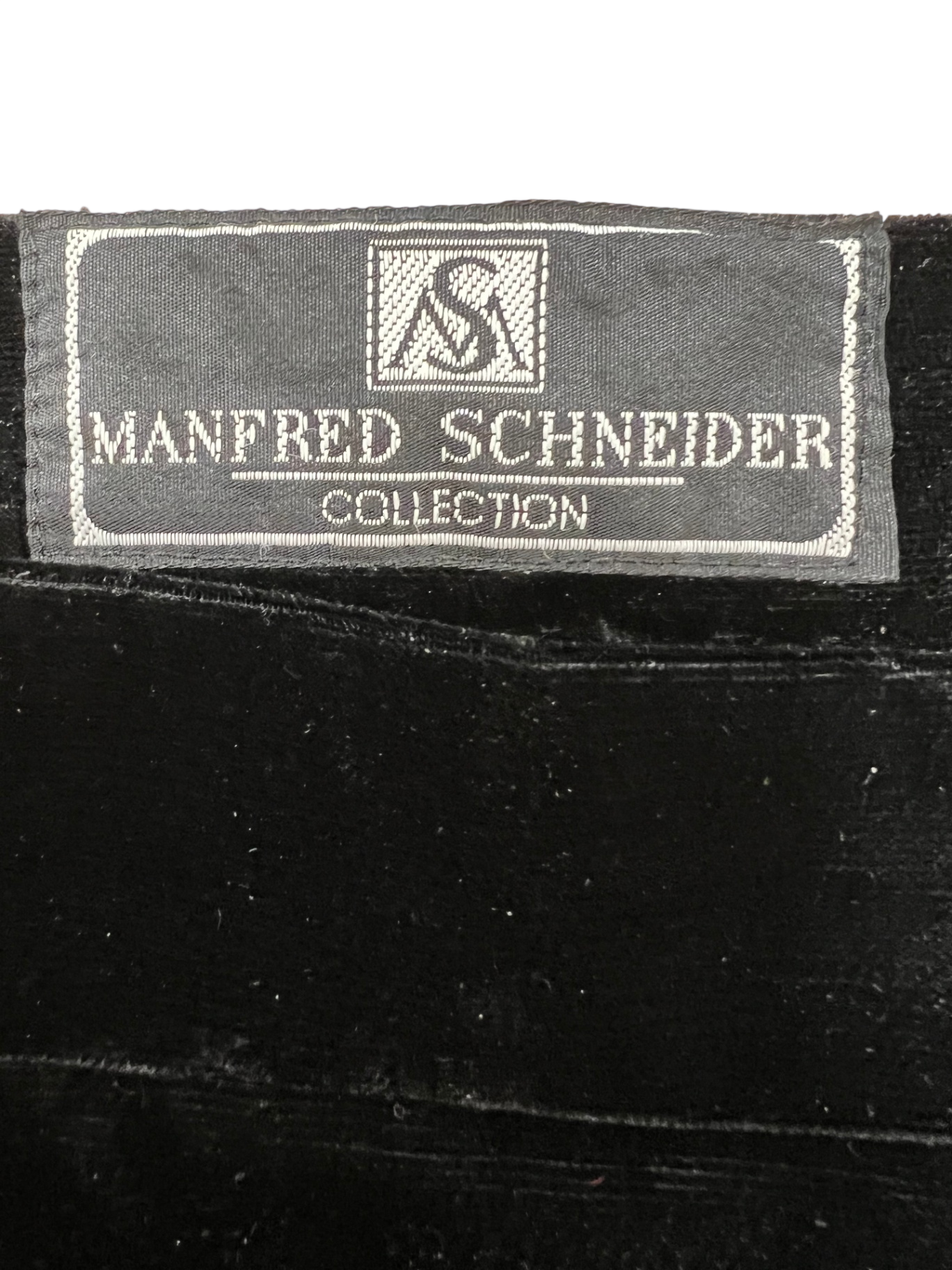 Manfred Schneider Black 36 Velvet