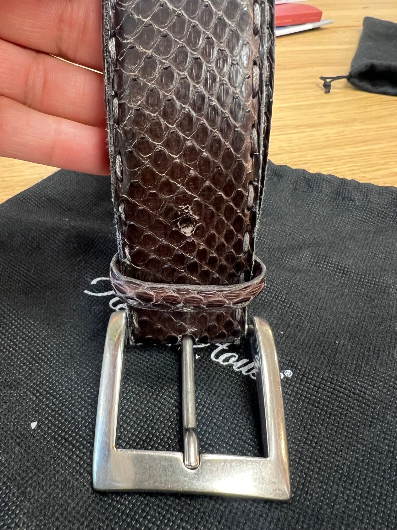 Reptile´s House Dunkelbraun, Schwarz 48/90 Lackleder, Reptil-Optik, Metallnieten