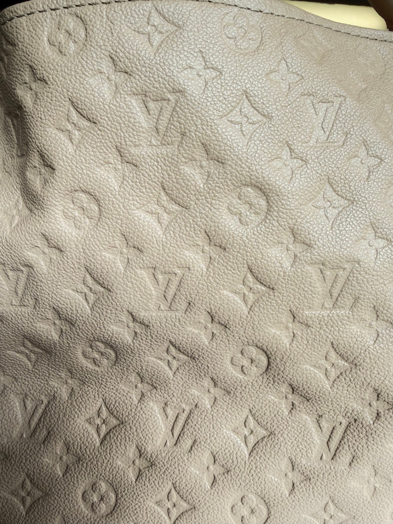 Louis Vuitton Artsy Beigerosé MM Leder