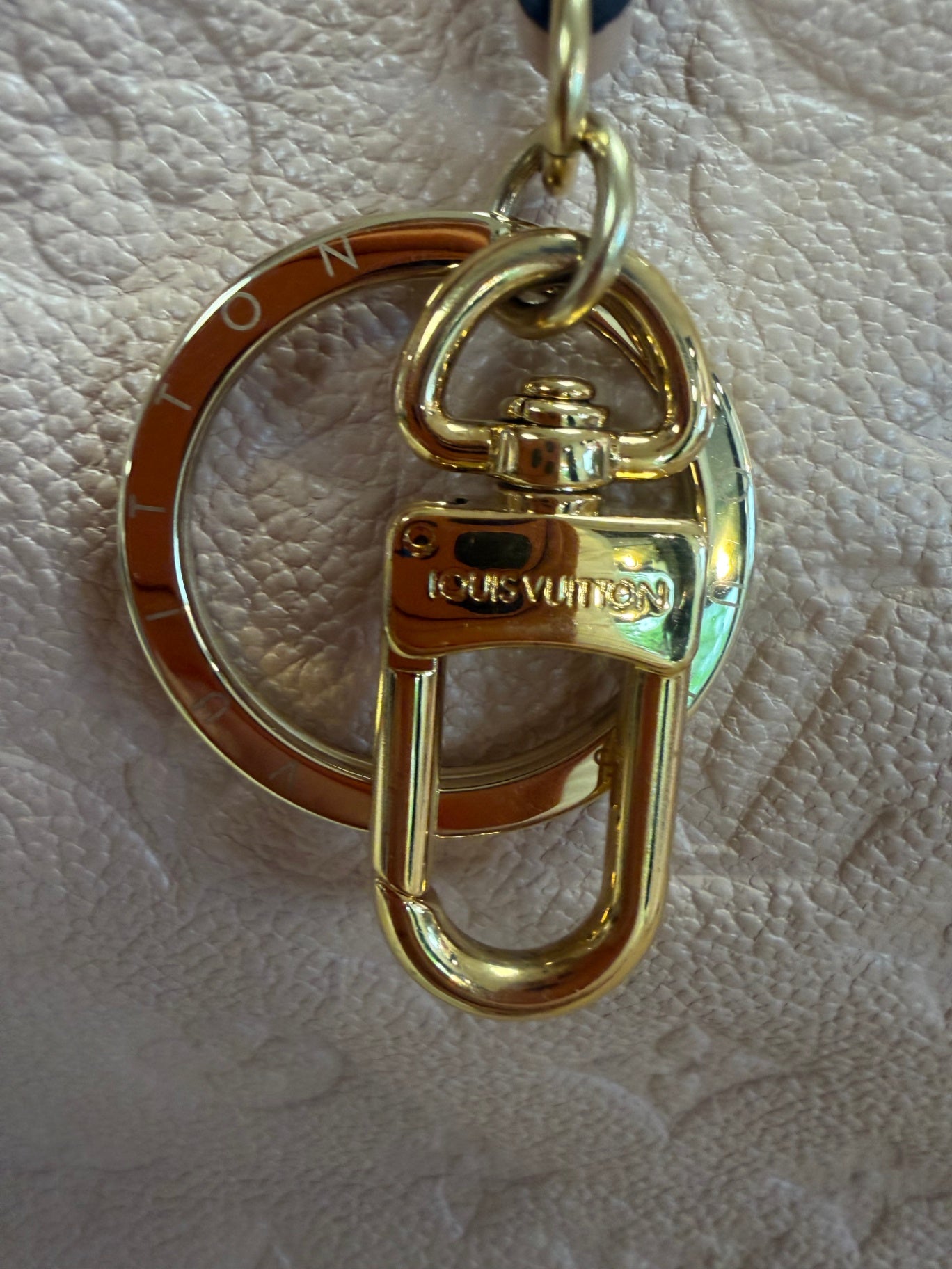 Louis Vuitton Artsy Beigerosé MM Leder