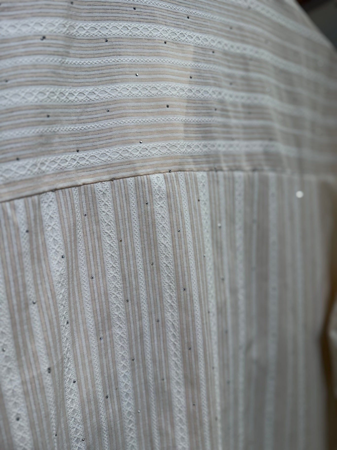 Softy Beige mit Streifen und kleinen Pailletten 38/ M Leinen, Baumwolle, Spitze