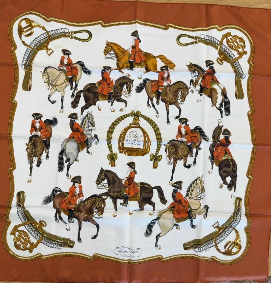 Hermès Reprise Weiß, Braun, Schwarz, Gold 90x90 Seide