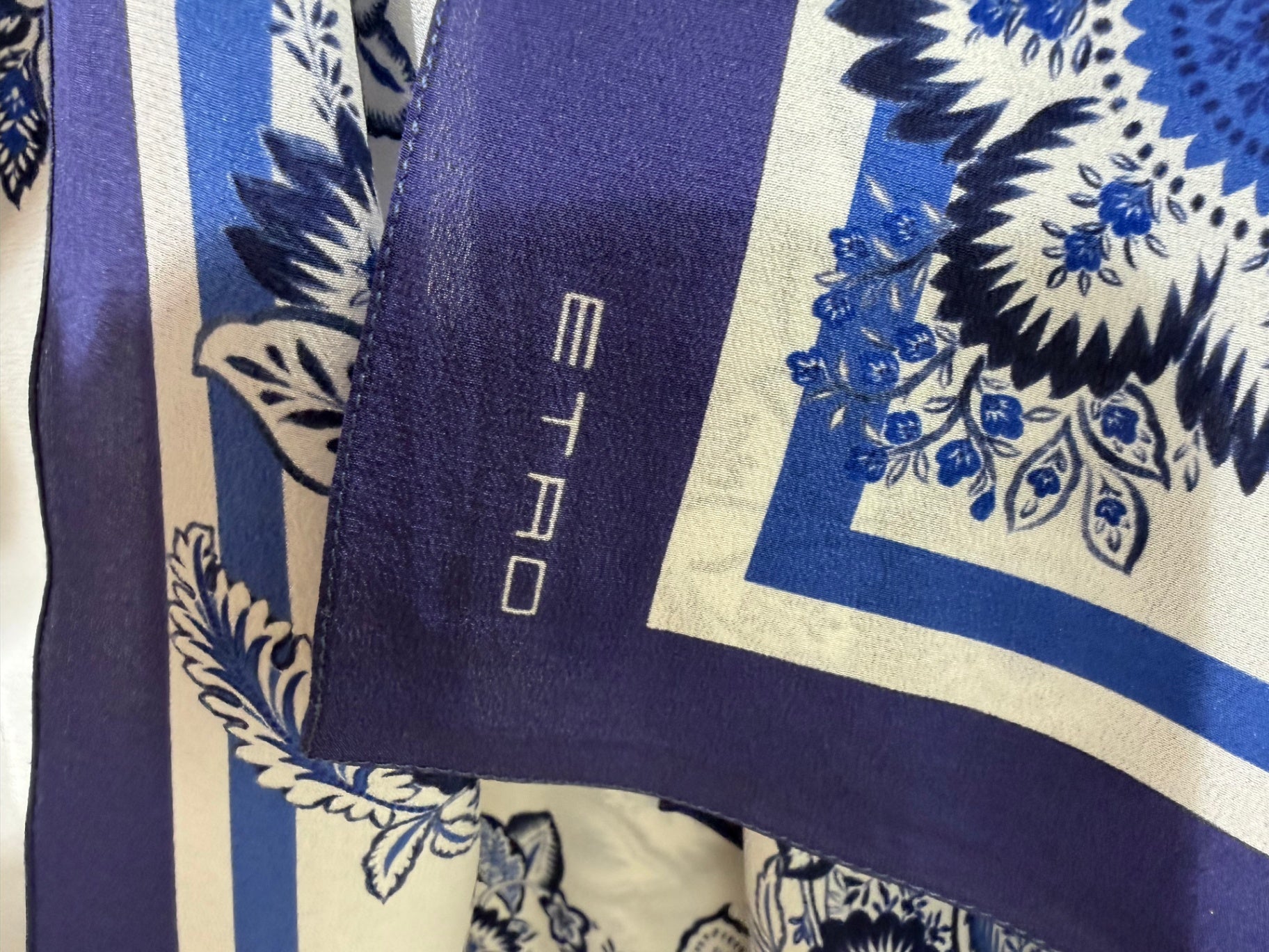 ETRO Milano Weiß mit Blaublütetransfer 38 Seide