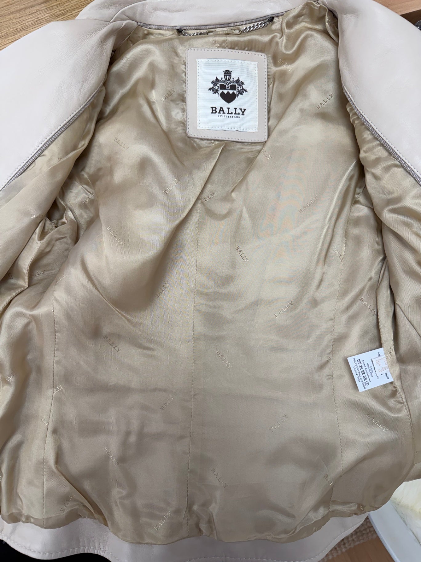 Bally Lederjacke Beige 36 Lammleder
