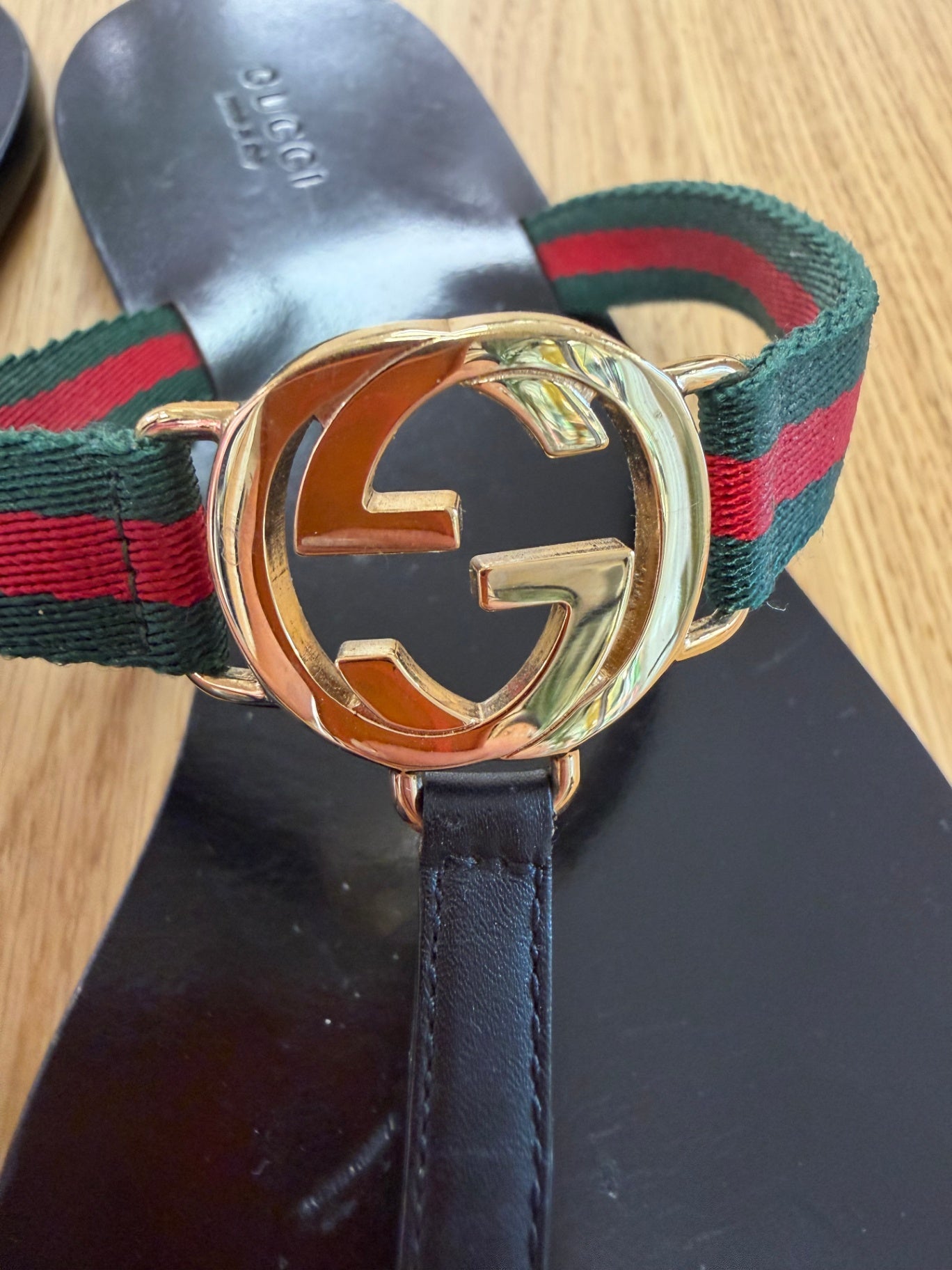 Gucci Sandale Schwarz/ Rot/ Grün 42 Leder