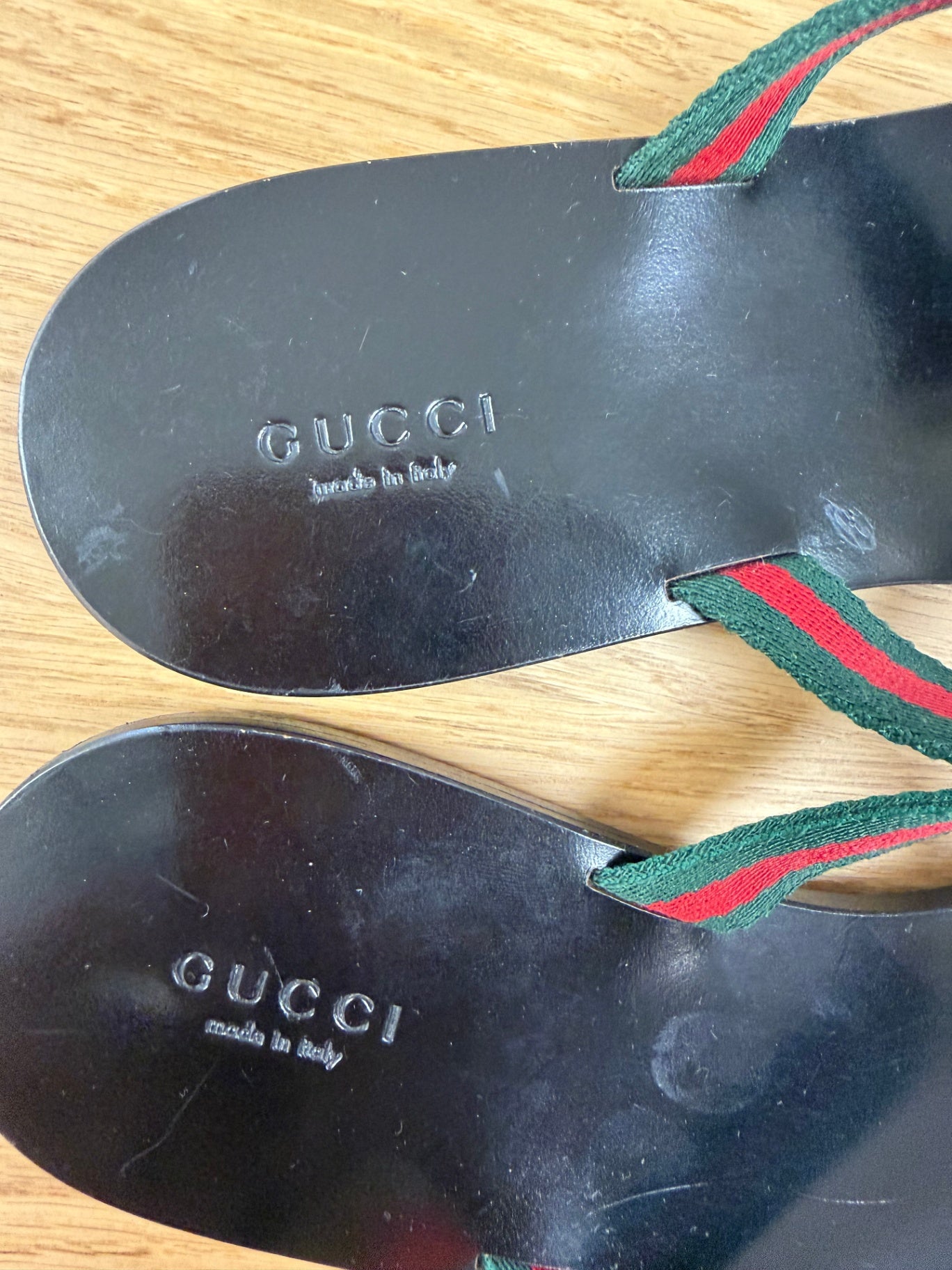 Gucci Sandale Schwarz/ Rot/ Grün 42 Leder