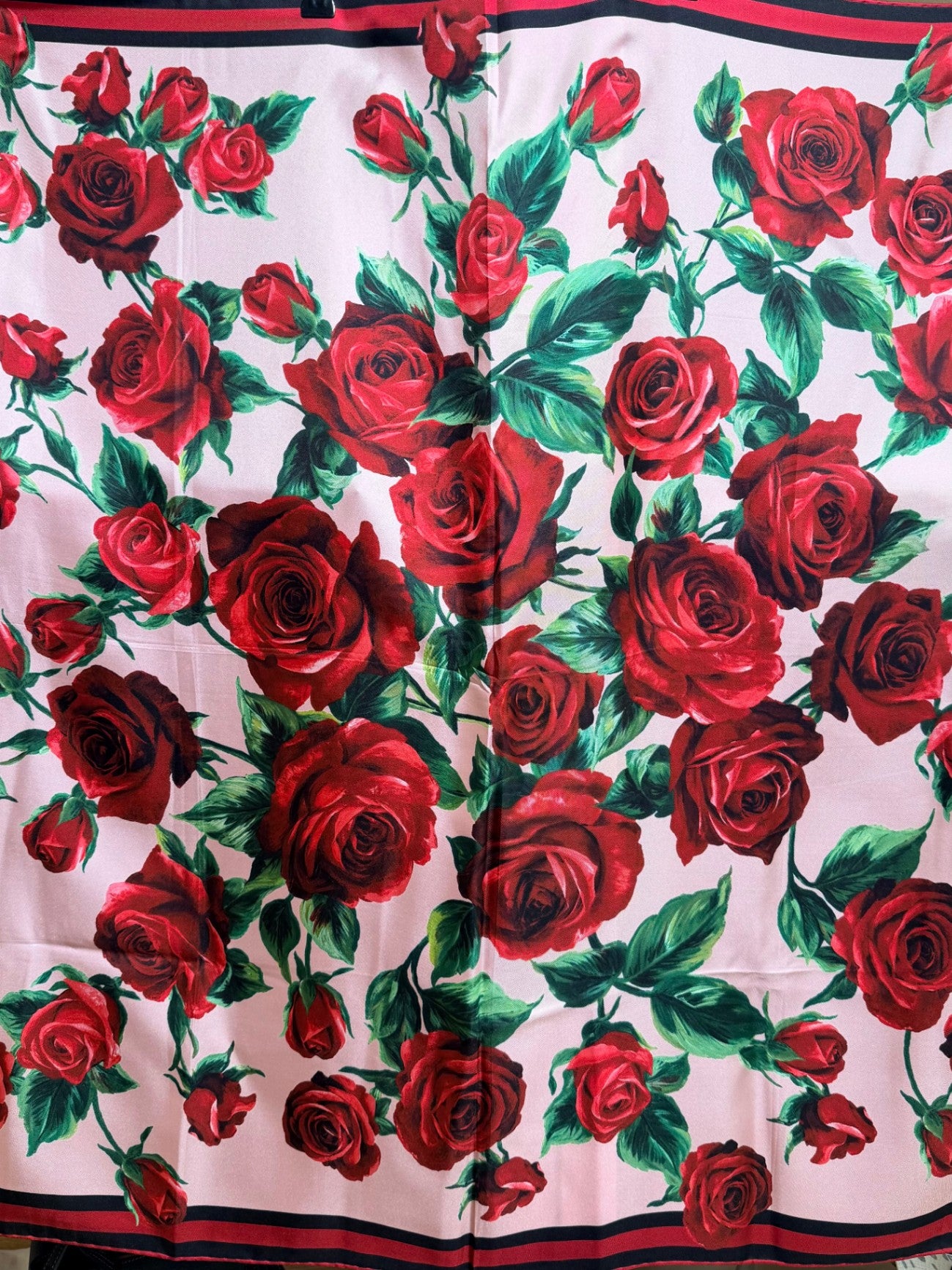 Dolce & Gabbana  90 x 90 Seide