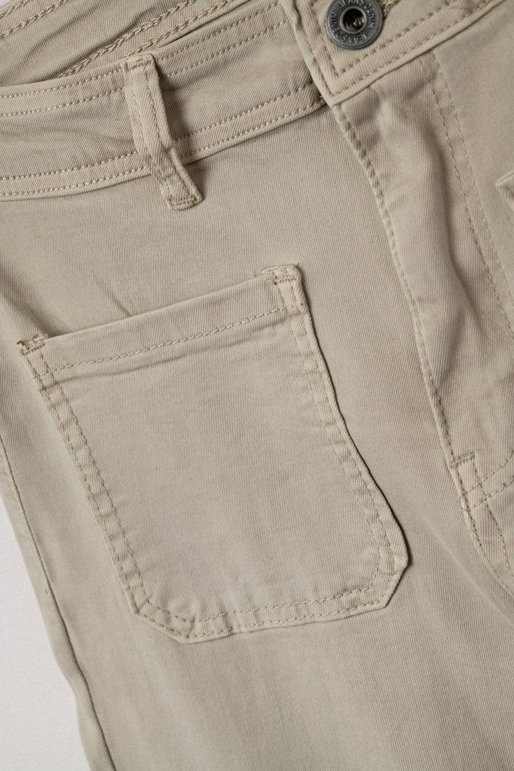 Weite Hose mit Fronttaschen in Beige: BEIGE / L