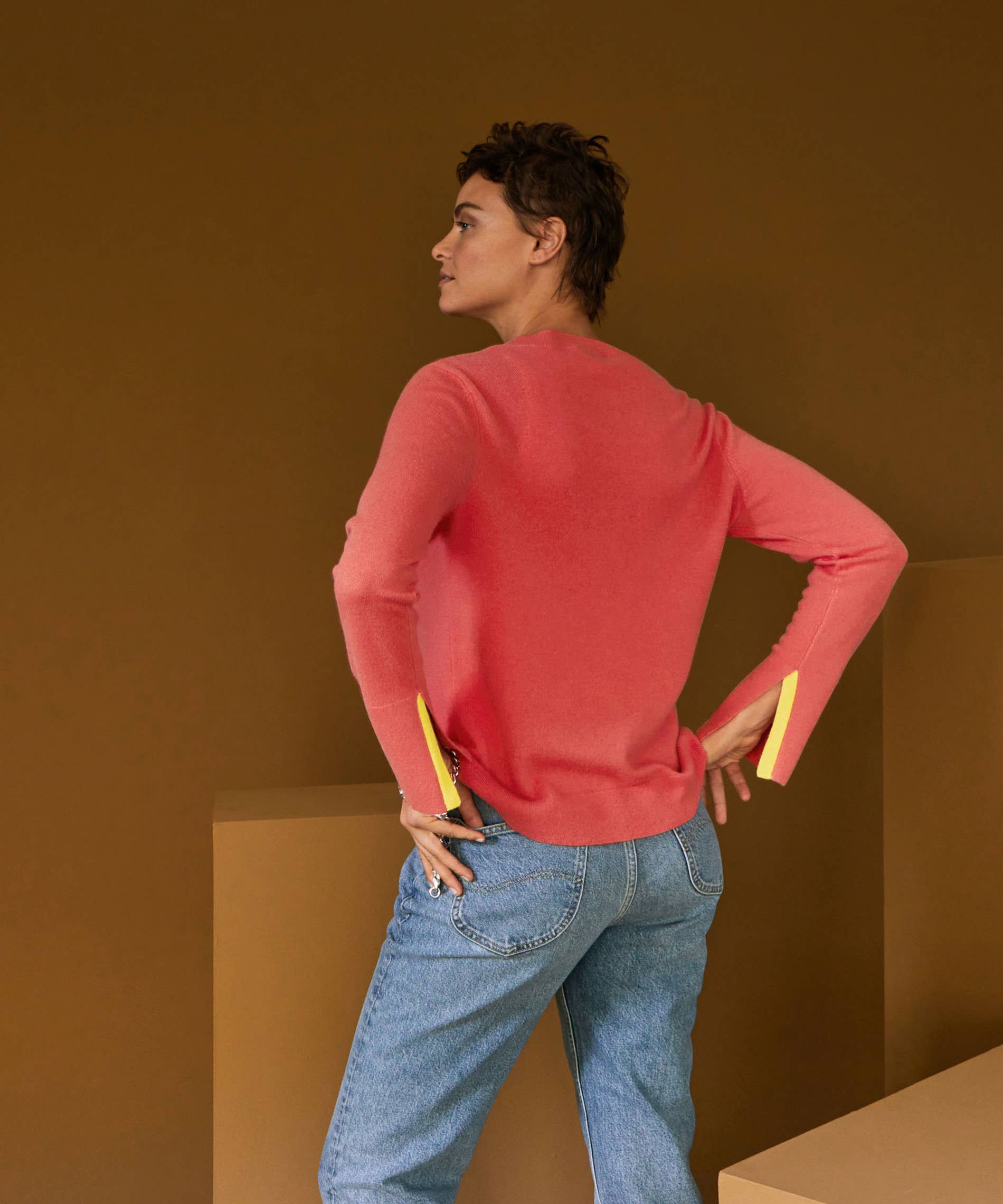 Kaschmirpullover mit V-Ausschnitt: Korallen-Orange / L
